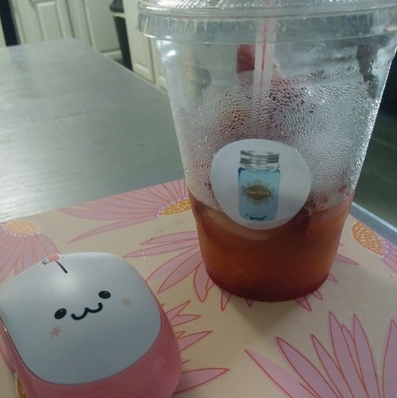 Meet your Posher, Vanessa - Picture 3 of 10